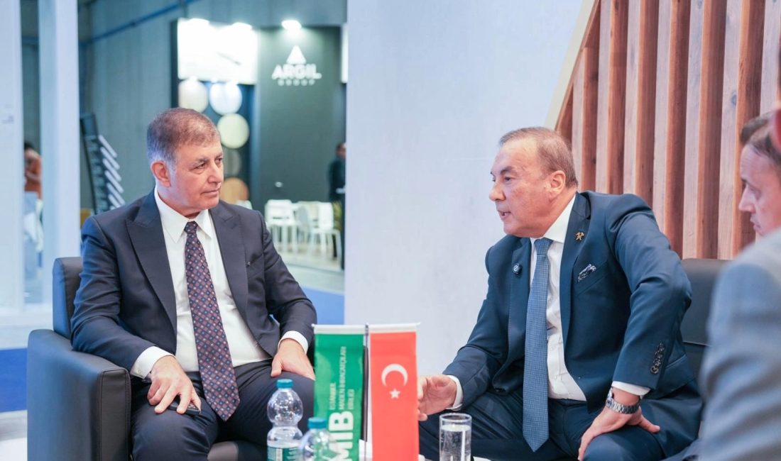 İzmir Büyükşehir Belediye Başkanı Dr. Cemil Tugay, Marmomac Fuarı kapsamında