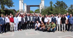 Bursa Büyükşehir Belediyesi Başkanvekili Şahin Biba, Karacabey ilçesinde muhtarlarla bir