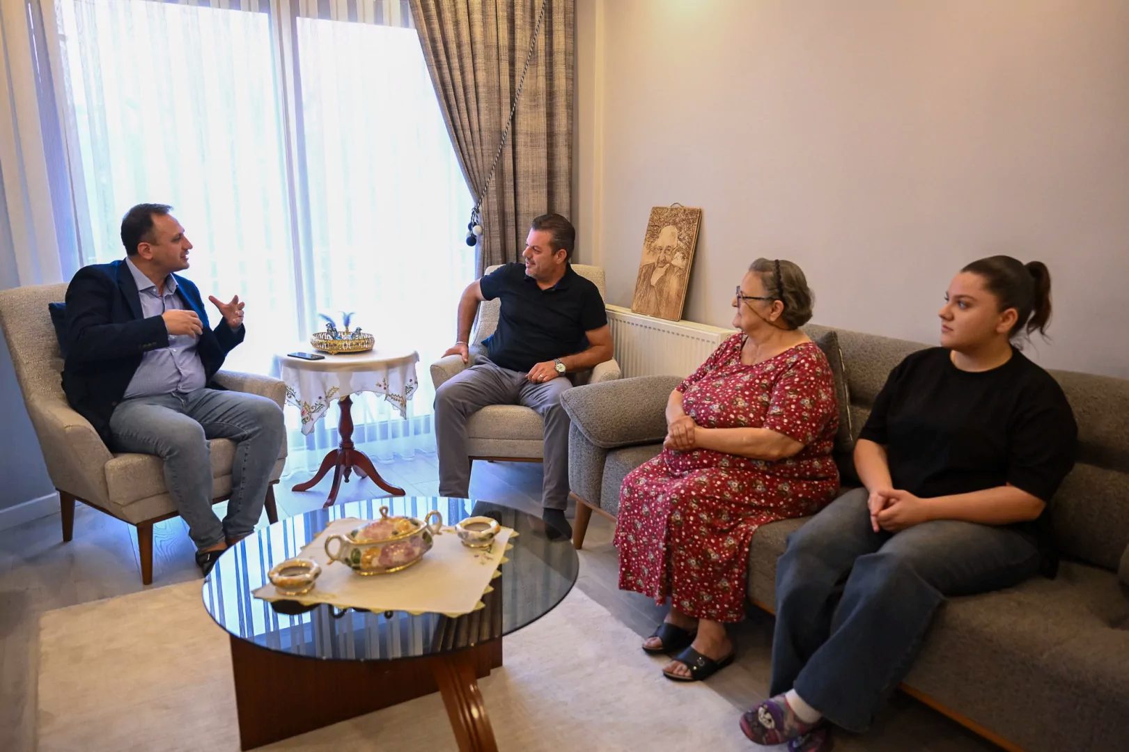 İzmir'de Bornova Belediye Başkanı Ömer Eşki, ilçeye yapılacak yatırım ve