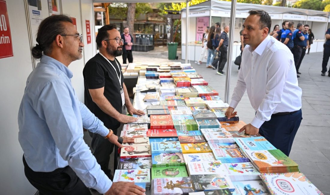 Bornova Belediyesi tarafından usta şair Attila İlhan anısına düzenlenen ve