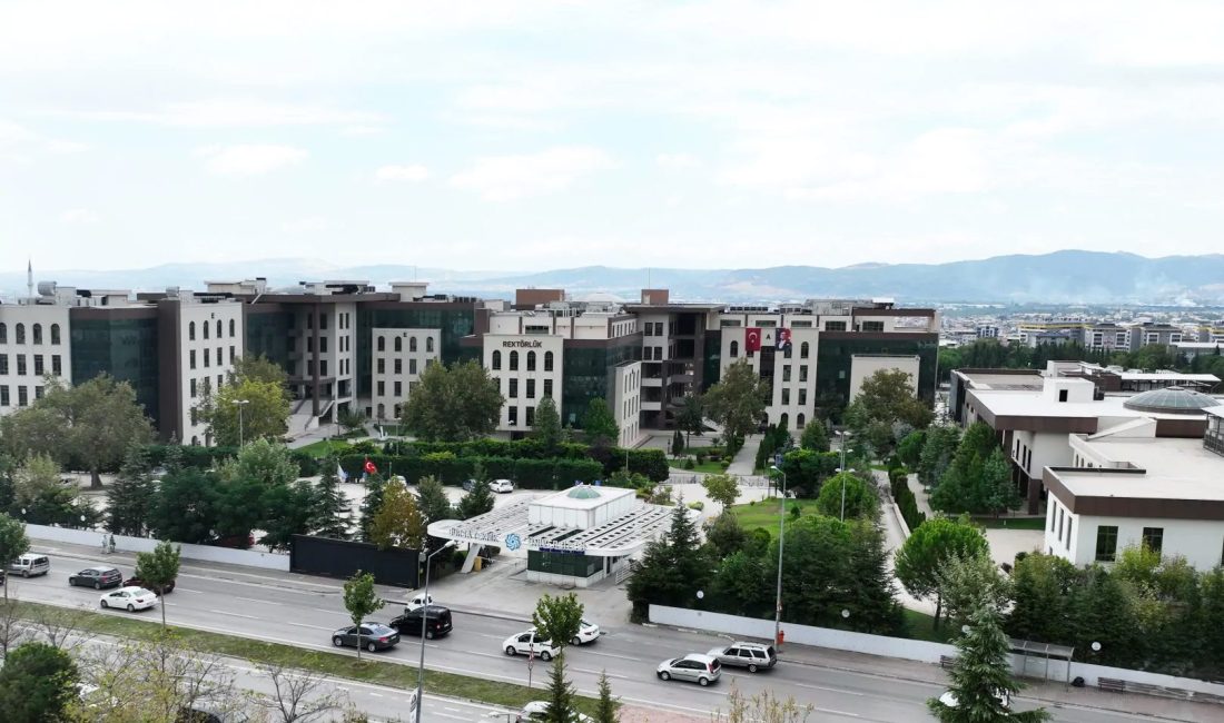 Bursa’daki devlet liselerinde okuyan 11. ve 12. sınıf öğrencileri, üniversite