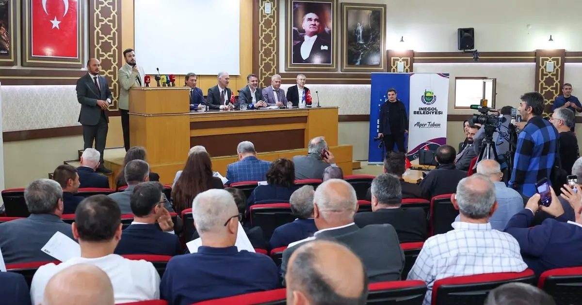 Bursa Büyükşehir Belediye Başkan Vekili Şahin Biba, İnegöl ilçesinde muhtarlarla