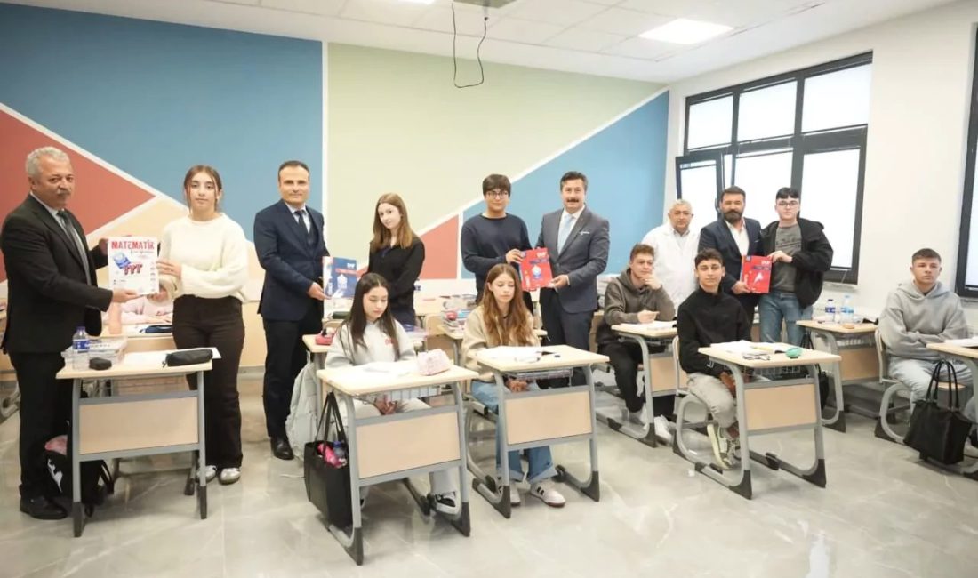 Bursa'da Yenişehir Belediyesi, üniversite hazırlık kurslarına kayıt yaptıran 120 öğrenciye