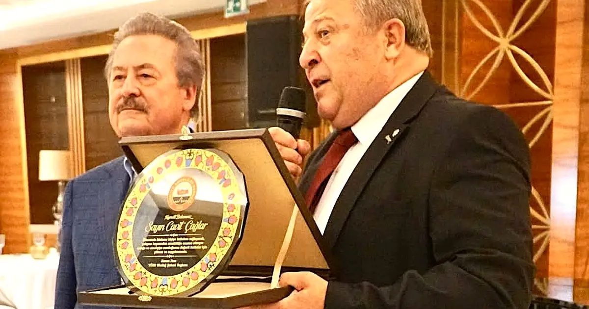 Bursa’da emeklilerden Cavit Çağlar’a vefa