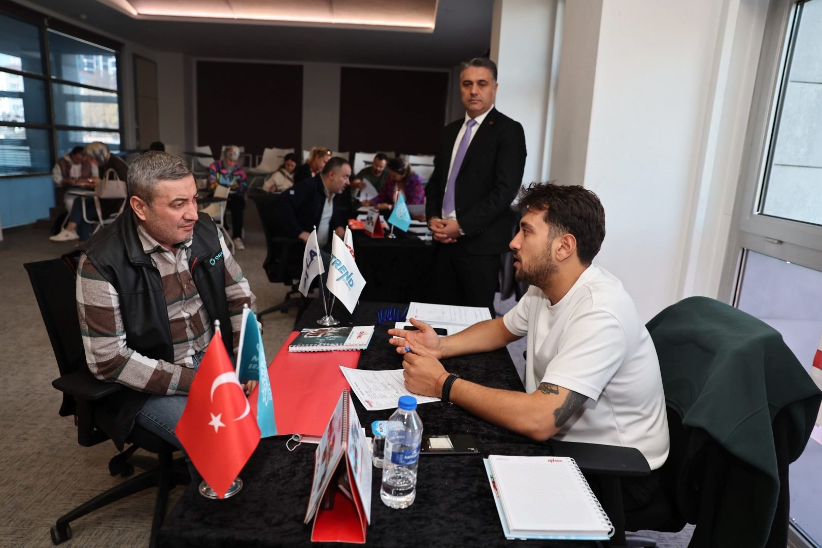 Bursa'da Nilüfer Belediyesi, iş arayanlar ile iş verenleri buluşturduğu toplu
