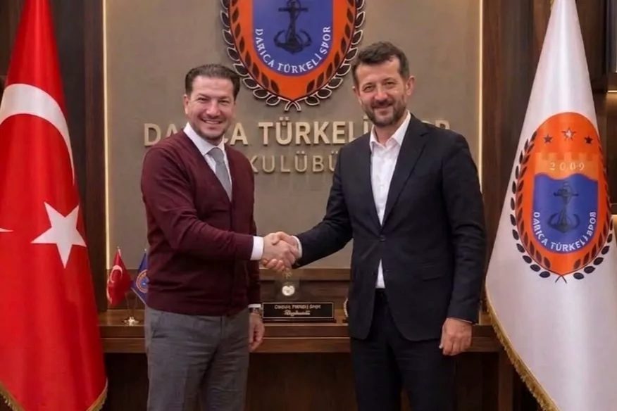 Profesyonelliğe Geçiş Ligi’nde mücadele eden Darıca Türkelispor, Başkanvekilliği görevini Emre