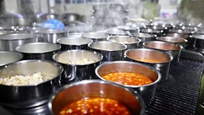 Denizli Büyükşehir Belediyesi Aşevi, 9 aileyle başladığı hizmet yolculuğunda 1.075