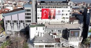 Denizli Büyükşehir Belediyesi’nin ihtiyaç sahibi ailelere yönelik 9 bin TL’lik
