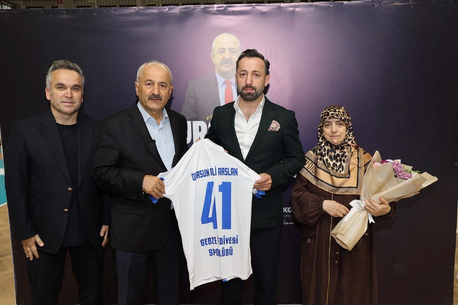 Merhum Gebze Belediyesi Başkan Yardımcısı Dursun Ali Arslan’ın anısını yaşatmak