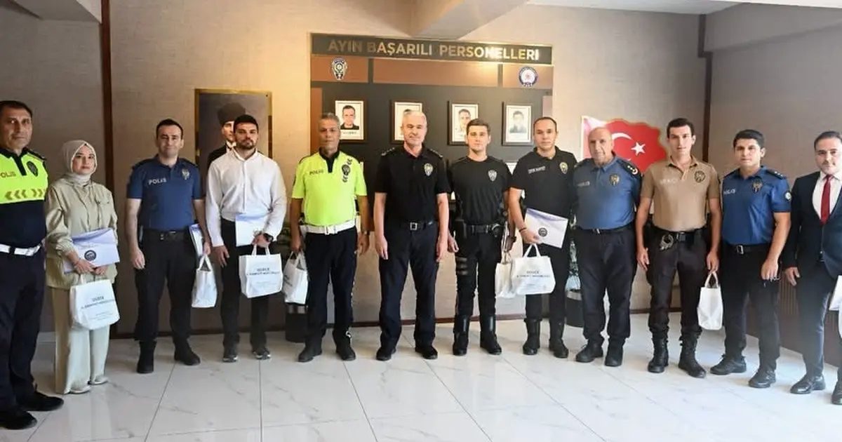 Düzce’de başarılı emniyet personeli ödüllendirildi