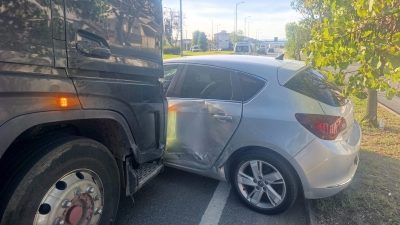 Düzce’de D-100 kara yolu Soğancı Kavşağı’nda tır ile otomobilin çarpışması