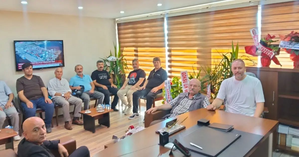 Edirne’de Yesevi Hareketi Derneği’nden MHP’ye ‘hayırlı olsun’ ziyareti