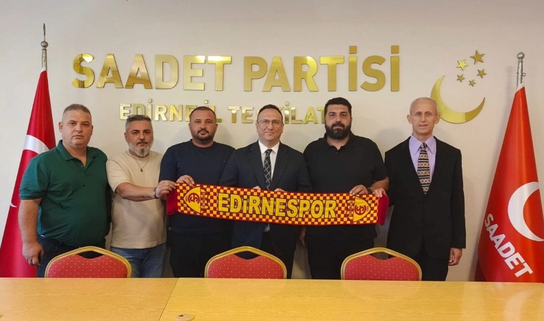 Saadet Partisi Edirne İl Teşkilatı’nı ziyaret eden Edirnespor yöneticileri, kulübün