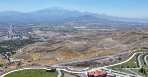 Kocasinan Belediye Başkanı Ahmet Çolakbayrakdar, Kayseri’nin eşsiz şehir siluetine hâkim