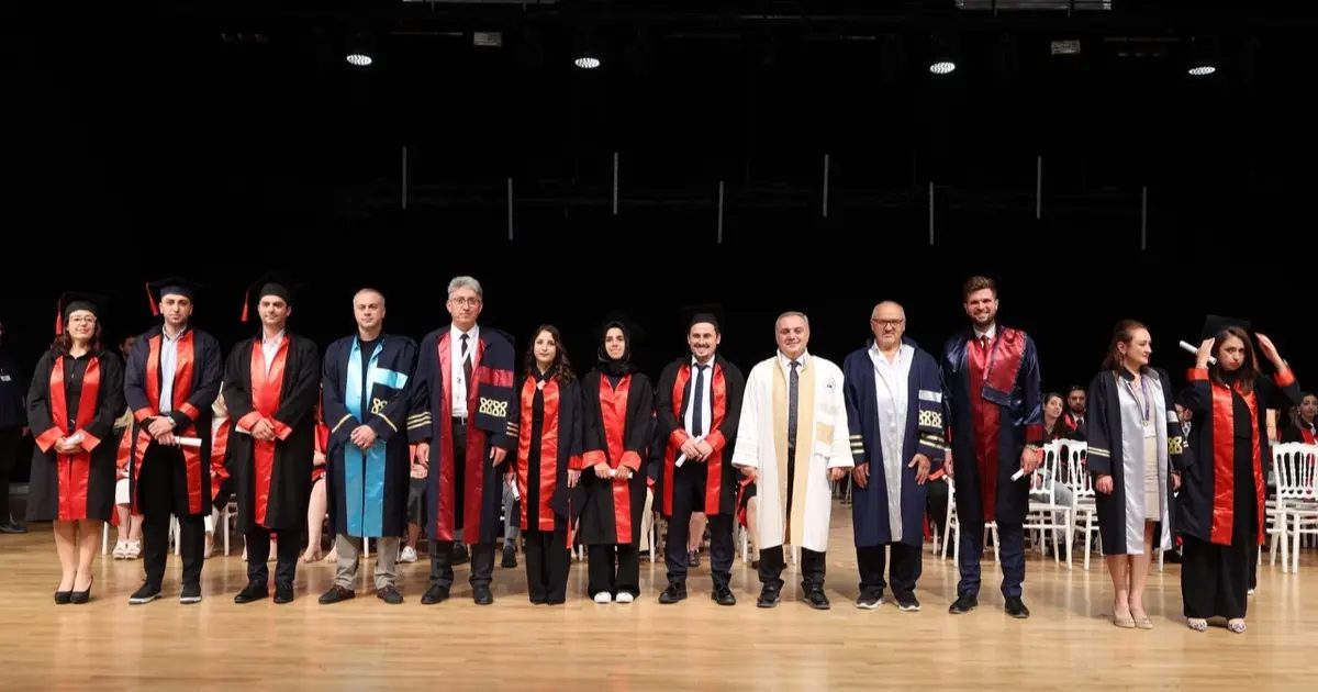 ERÜ’de lisansüstü mezuniyet sevinci yaşandı