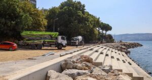 Bursa Büyükşehir Belediyesi, Gemlik ilçesi Manastır Sahil Yolu’nda yürüttüğü bakım,