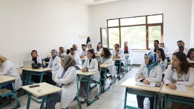 Kayseri Büyükşehir Belediyesi’nin eğitim odaklı vizyonuyla faaliyetlerini sürdüren KAYMEK, gençlerin