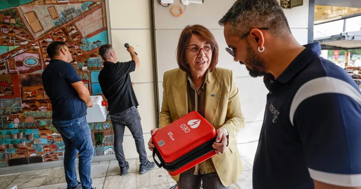 İzmir Büyükşehir Belediyesi, hastane dışında meydana gelen ani kalp durmalarında