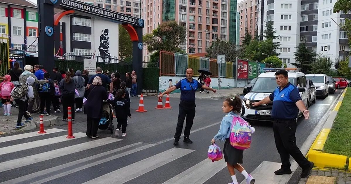 İstanbul Beylikdüzü’nde okul çevrelerinde güvenlik artırıldı