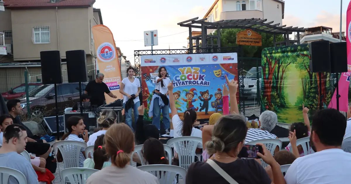 İstanbul Maltepe’de açık hava çocuk tiyatrosunda yaz finali gerçekleşti