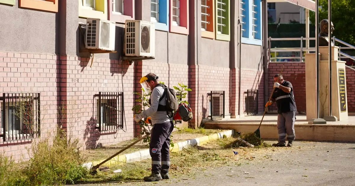 İstanbul Maltepe’de okullarda toplu temizlik