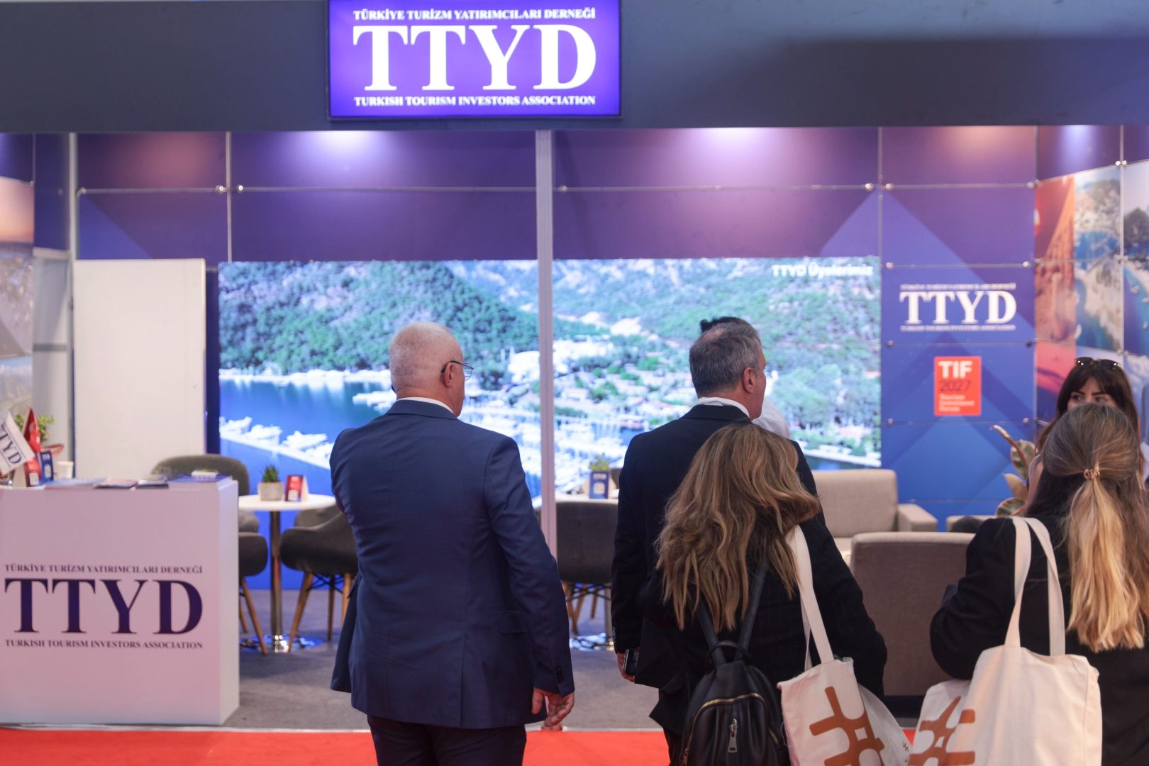 İstanbul Yenikapı'da düzenlenen Turizm Fuarı 2026'ya yaklaşık 30 ülkeden 300