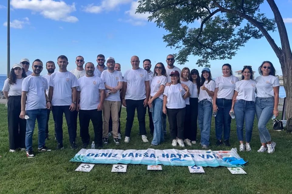 DenizTemiz Derneği/TURMEPA iş birliğiyle İstanbul Caddebostan Sahili ve Sapanca Gölü