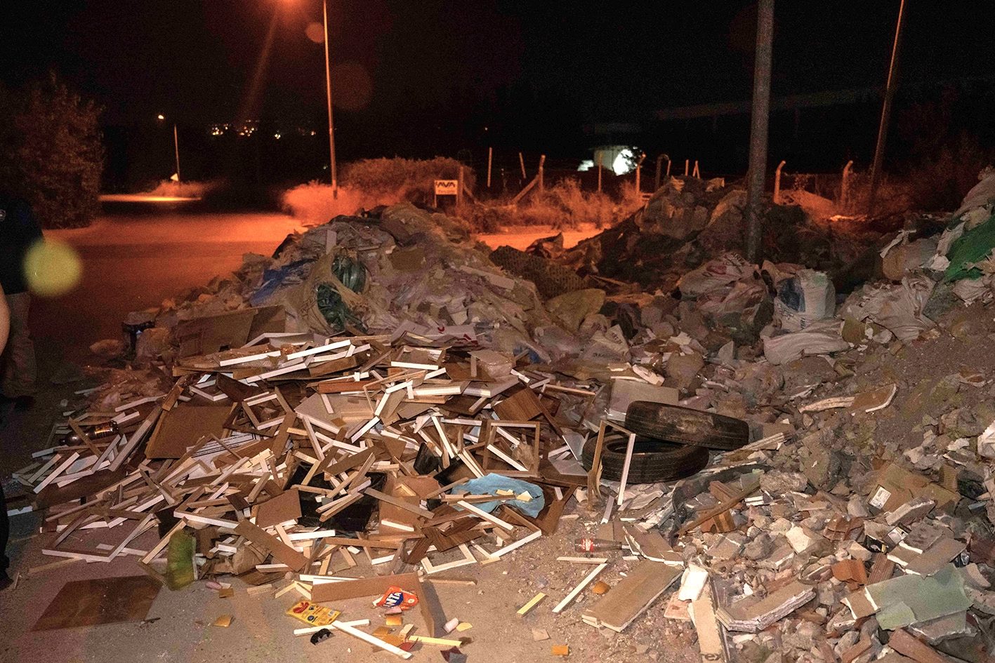 İzmir Bornova genelinde çevre kirliliğine yol açan kaçak moloz dökümlerine