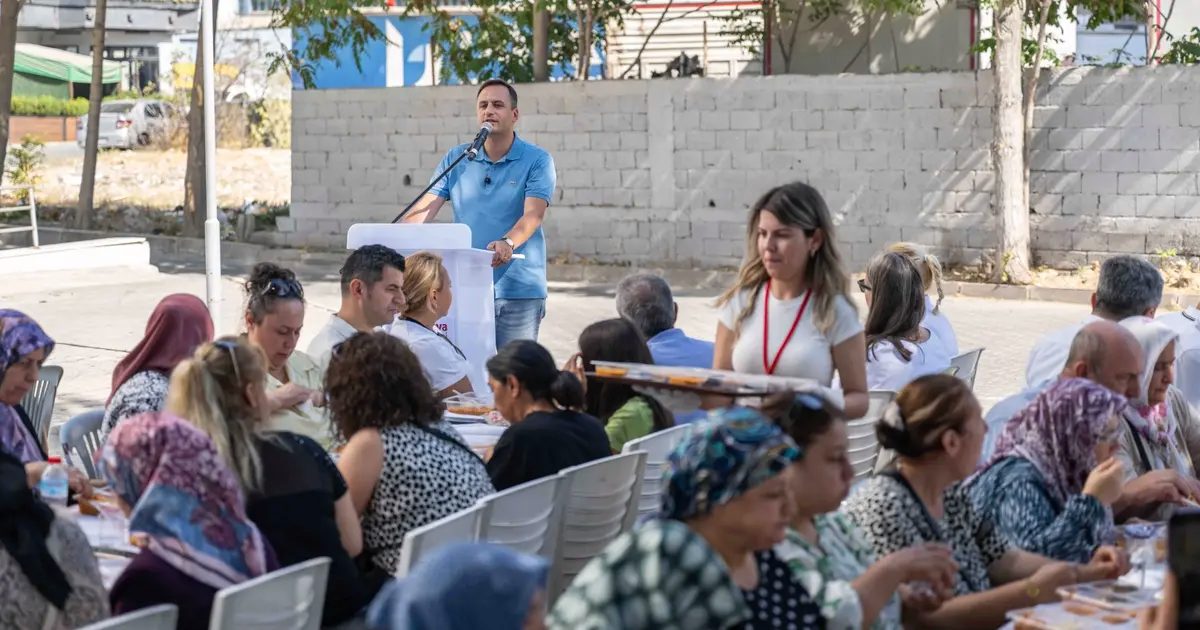İzmir Bornova’da Menemen Şenliği finali Kent Bostanı’nda yapıldı