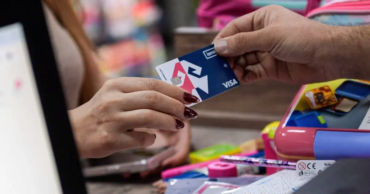 İzmir Büyükşehir’den 100 milyon TL’lik kırtasiye desteği