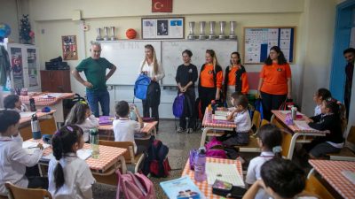 İzmir Güzelbahçe Belediyesi, sosyal belediyecilik anlayışı doğrultusunda eğitimde fırsat eşitliğini