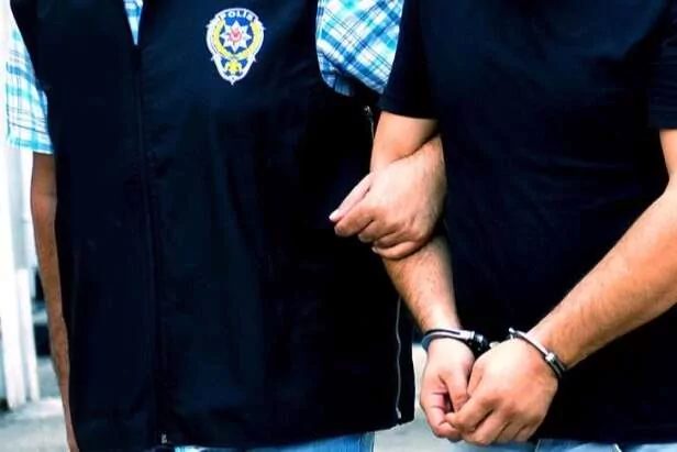 İzmir Cumhuriyet Başsavcılığı koordinasyonunda yürütülen soruşturma kapsamında, sahte resmi belgelerle