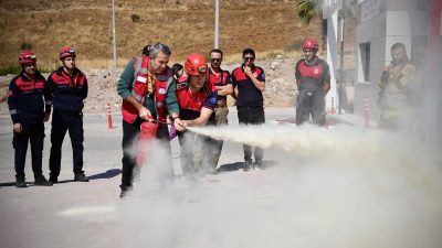İzmir Büyükşehir Belediyesi İtfaiye Dairesi Başkanlığı, İtfaiye Haftası kapsamında Dikili