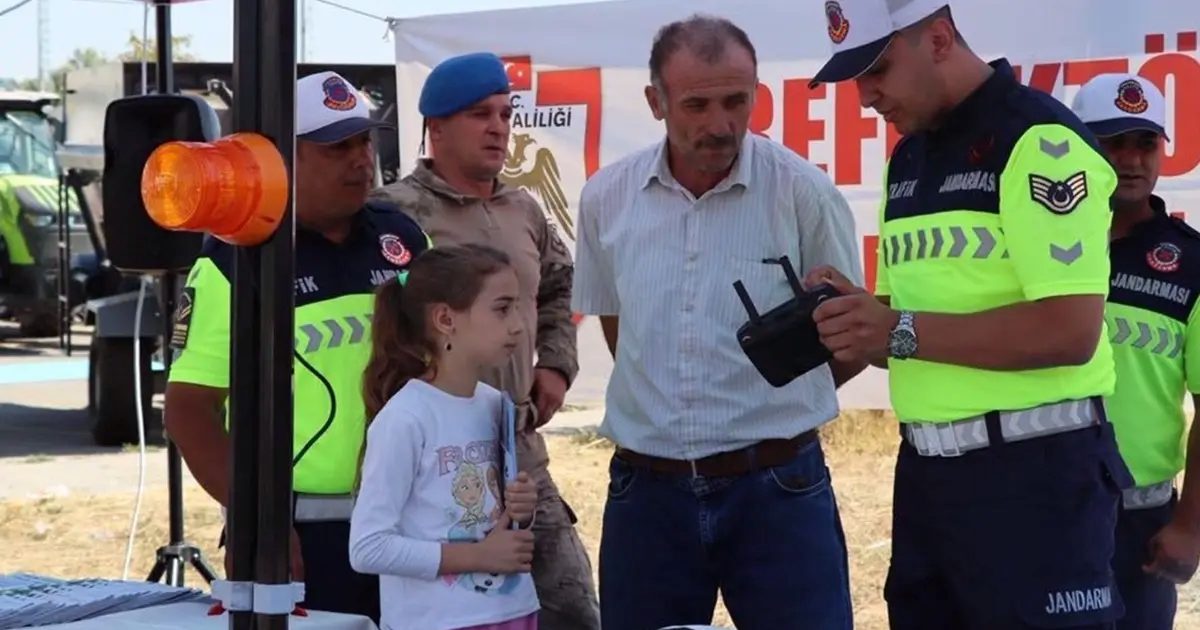 Jandarma ekipleri Sivas’ta fuarda bilgilendirdi