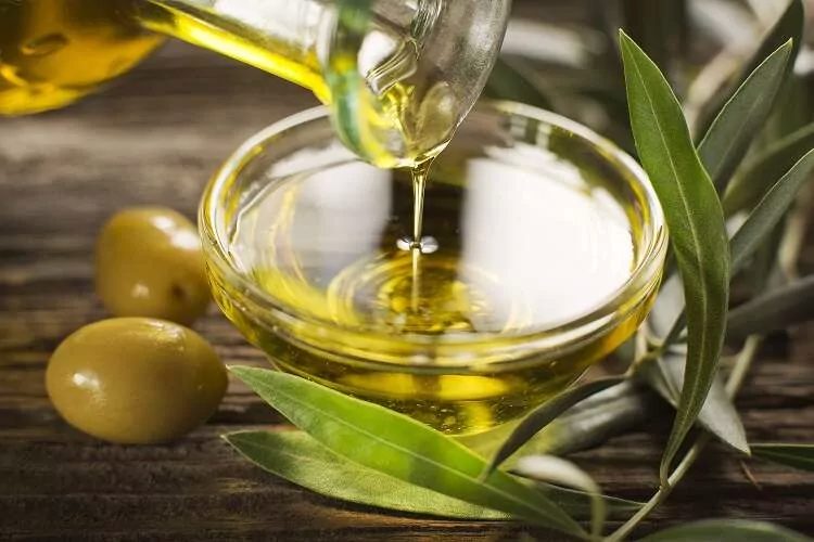 Araştırmalar, günde 7 gr zeytinyağı tüketiminin kalp, kanser ve akciğer