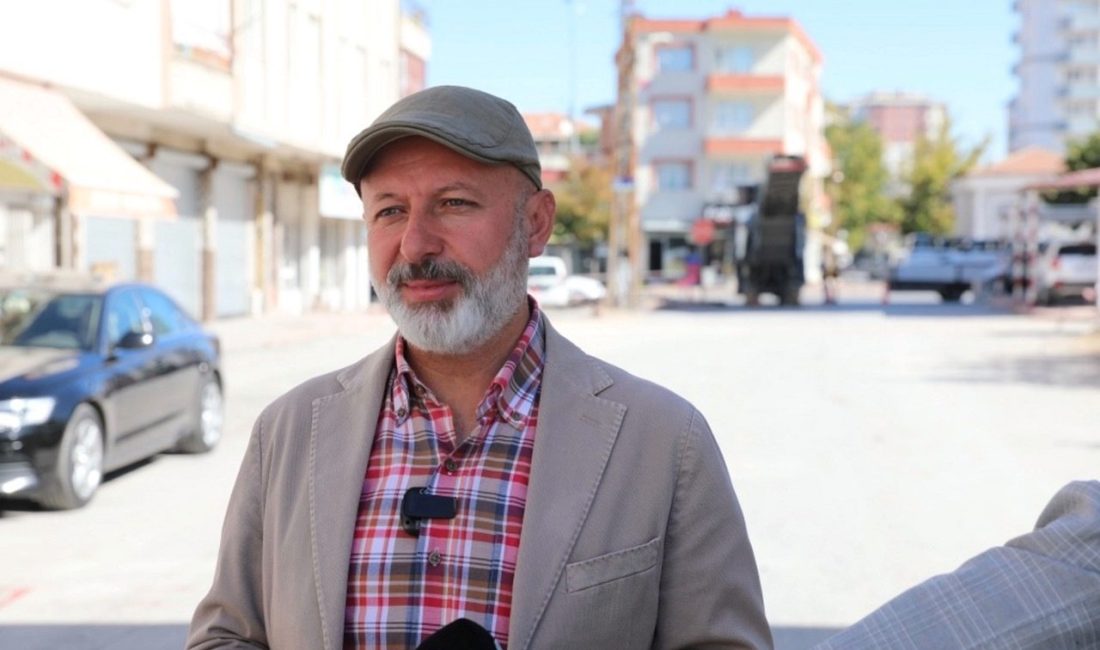 Sonbahar mevsimi itibarıyla asfalt, yol ve kaldırım çalışmalarını hızlandırdıklarına değinen