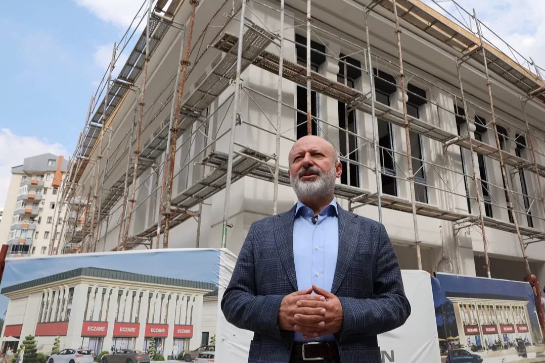 Kayseri Kocasinan Belediye Başkanı Ahmet Çolakbayrakdar, Erciyesevler Mahallesi’nde yapımı son