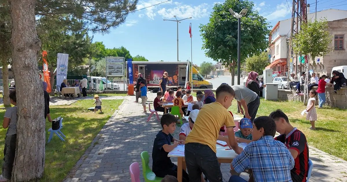 Kayseri Talas’ın ‘Gezici Kütüphane’si bilgi turunda