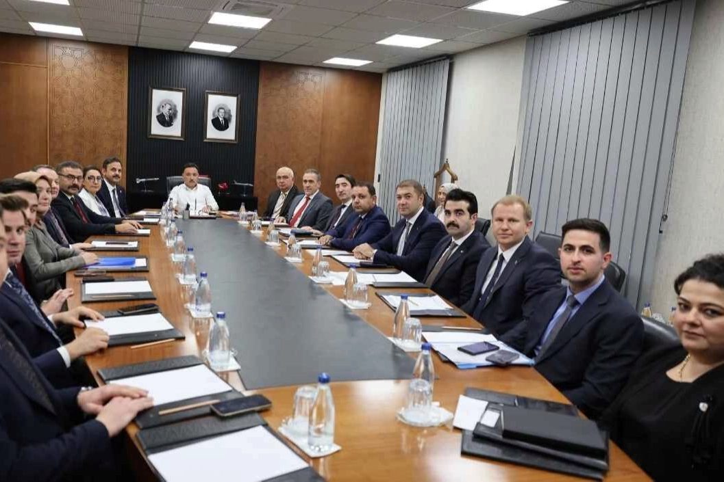 Kayseri Valiliği himayelerinde yürütülen “Sensiz Olmaz Projesi”nin değerlendirme toplantısı, Vali