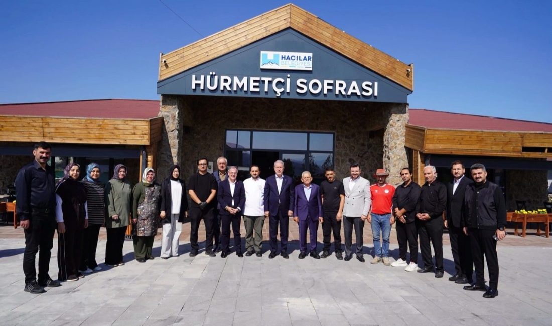 KAYSERİ (İGFA) - Kayseri Büyükşehir Belediye Başkanı Dr. Memduh Büyükkılıç,