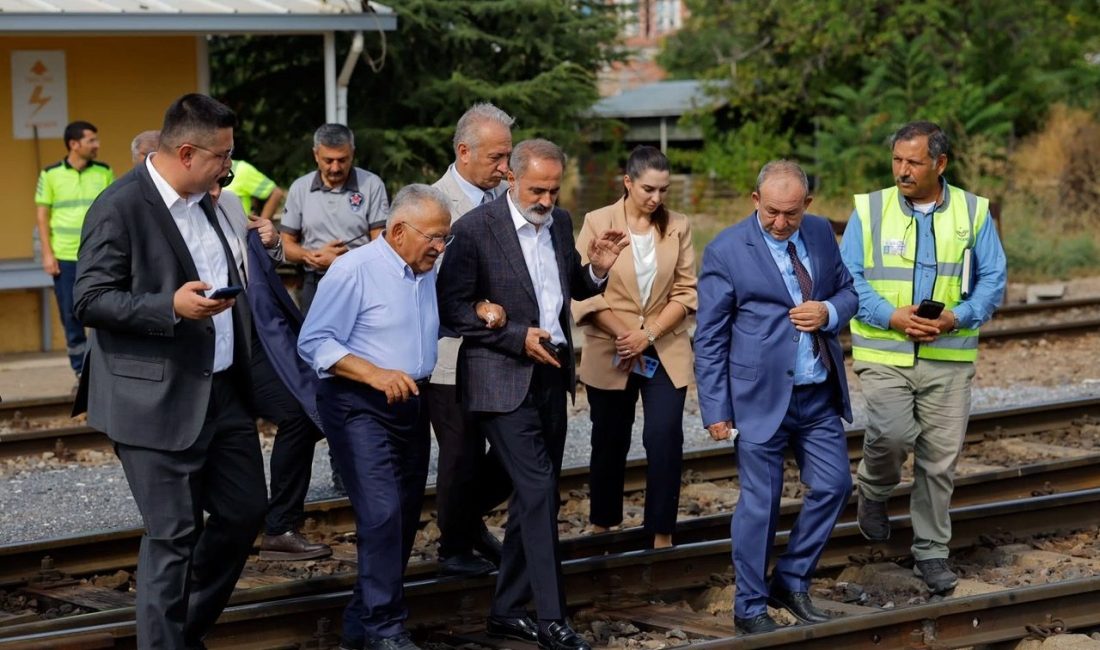 Kayseri Büyükşehir Belediye Başkanı Dr. Memduh Büyükkılıç, TCDD Genel Müdürü