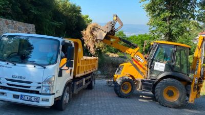 Kocaeli Büyükşehir Belediyesi, kent genelindeki mezarlıklarda bakım, temizlik ve çevre