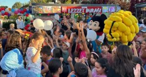 Kocaeli Çayırovalı çocuklar, eğitim-öğretim döneminin başlamasına kısa bir süre kala,