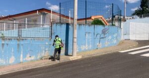 Çayırova Belediyesi Park ve Bahçeler Müdürlüğü’ne bağlı ekipler, yaklaşan eğitim-öğretim
