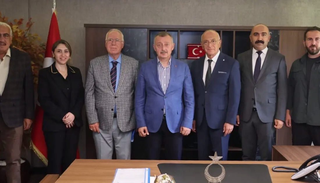 Cem Vakfı Genel Başkanı Ahmet Rasim Tükek ve yöneticiler, Derince’ye