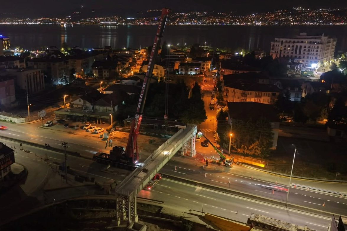 Kocaeli Büyükşehir Belediyesi’nin yürüttüğü Başiskele Kavşağı Koridor Projesi’nde kritik bir