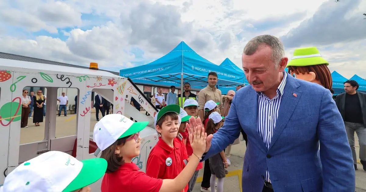 Kocaeli’de tramvayın kapasitesi de, mesafesi de arttı