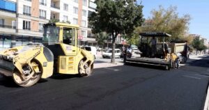 Konya Karatay’da ulaşım akslarının yenilenmesine yönelik çalışmalar kapsamında Sedirler Caddesi’nde