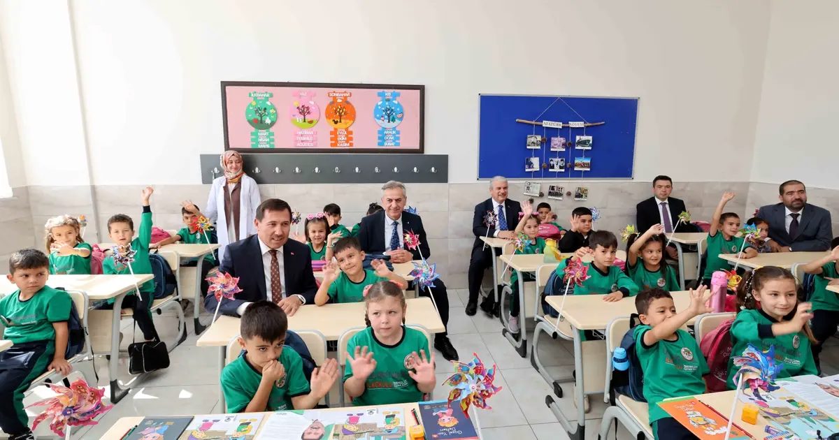 Konya’da Vali Akın ve Başkan Kılca öğrencilerle buluştu