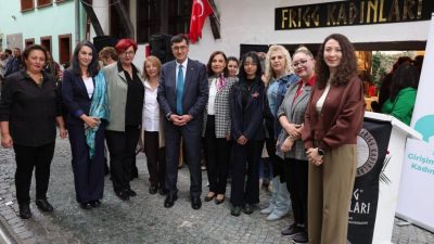 Kütahya Belediye Başkanı Eyüp Kahveci, yeni hizmet alanının kadınların üretime